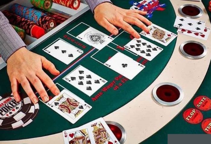 Tổng hợp tất cả các vòng cá cược Poker trong FB88