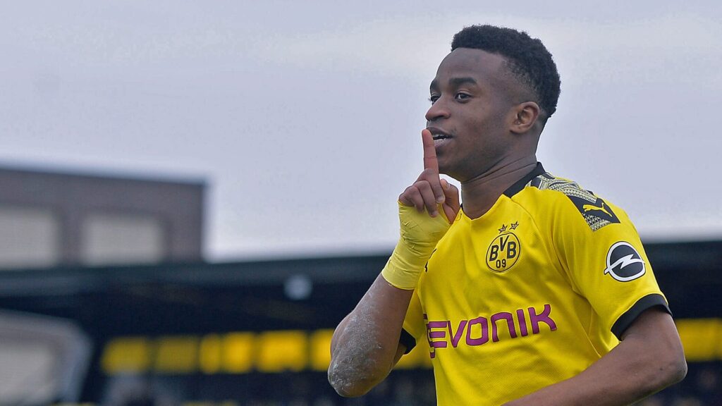 Youssoufa Moukoko - CLB Borussia Dortmund là một trong những cầu thủ trẻ triển vọng của Đức